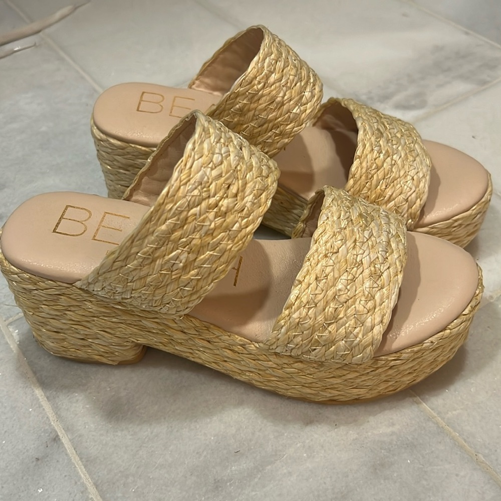 Matisse Rattan Sandals, Size 6